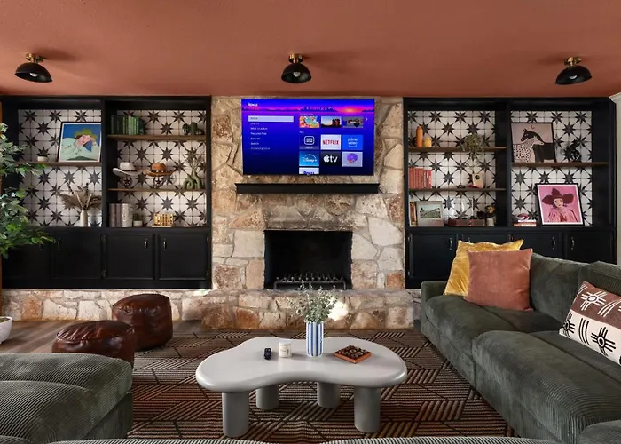 5br Oasis W Pool Sauna & Fire Pit *