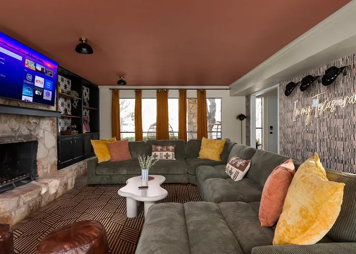 5br Oasis W Pool Sauna & Fire Pit